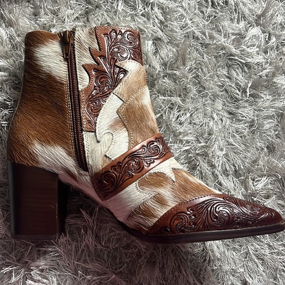 Leather booties with hand tooled detailing, hairon and belted accent, new, Myra - Picture 4 of 16